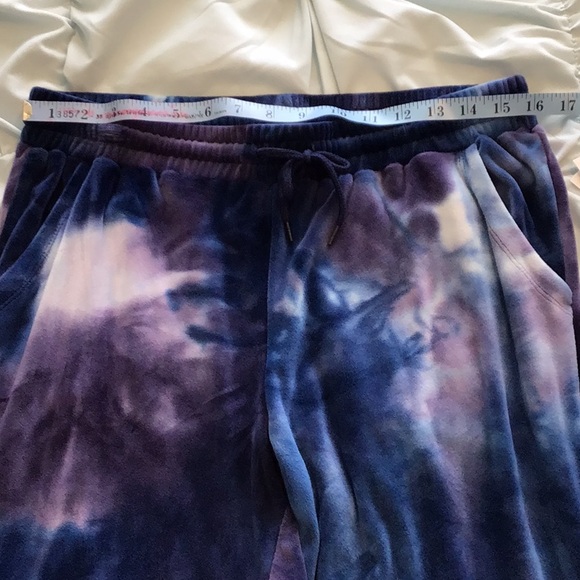Super Soft Plush Tie-Dye Joggers NWT - Picture 8 of 10